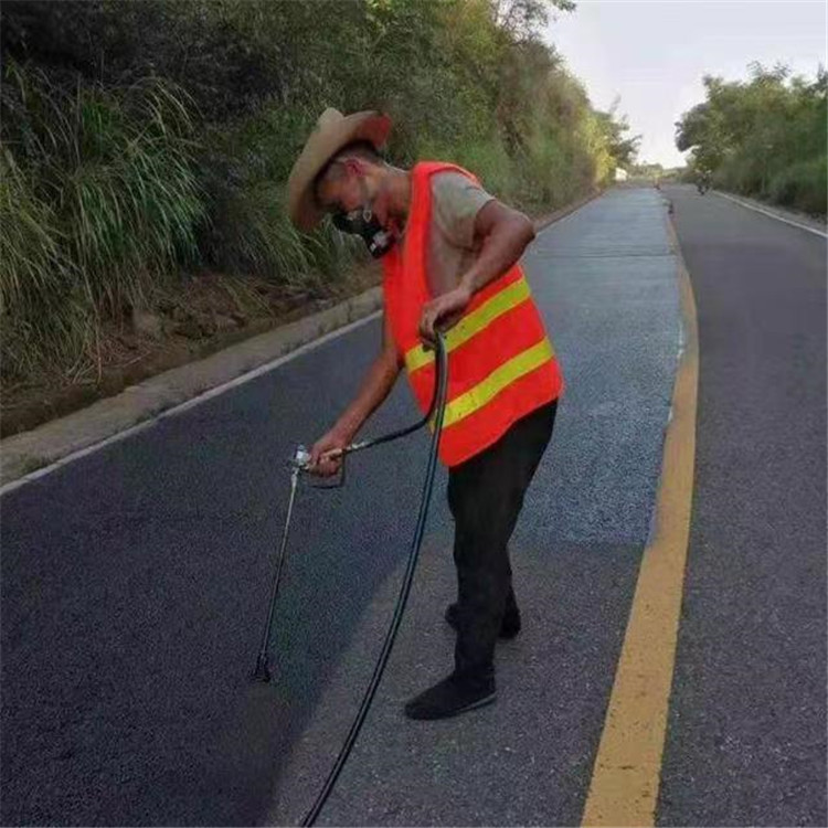 西宁 彩色防滑路面的底涂是保障路面附着力