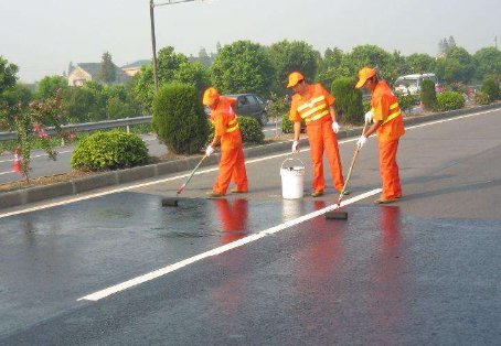 西宁 彩色路面喷漆维修改色的使用寿命有多长？