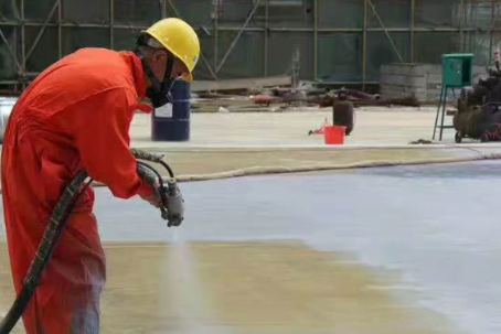 西宁彩色路面喷涂是一种为路面